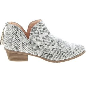 Kenneth Cole | Snakeskin Boots